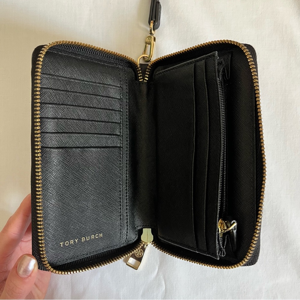 Tory Burch Wallet / Wristlet - Picture 6 of 6